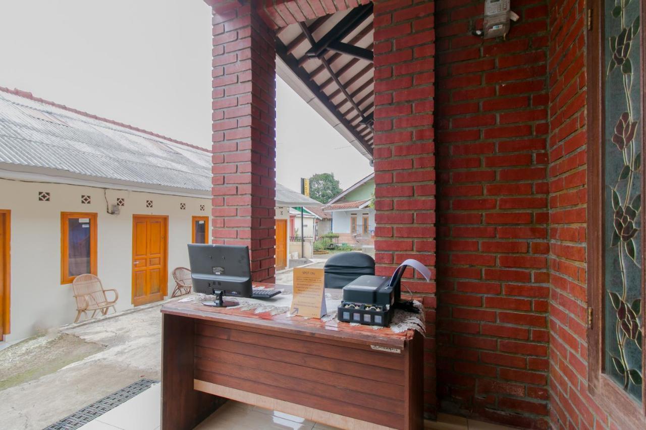 Ayu Homestay Syariah Sukabumi Exterior foto
